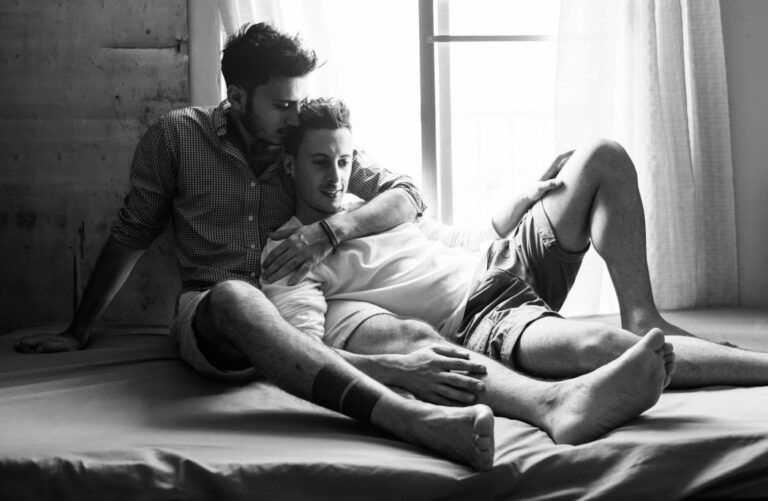Homoseksualizm – fakty, mity i historia. Dowiedz się więcej o tej orientacji seksualnej homoseksualizm