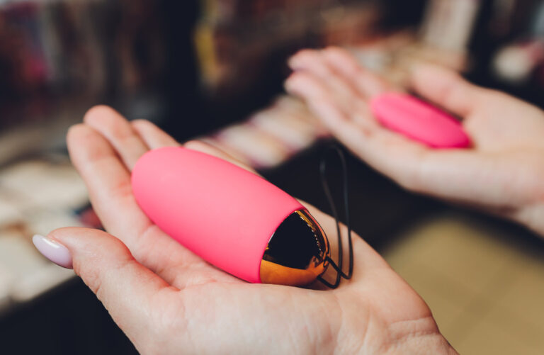 Dlaczego warto sprawdzić erotyczny gadżet na lepszy seks analny? Silikonowe, stalowe i wibrujące korki analne! korki analne