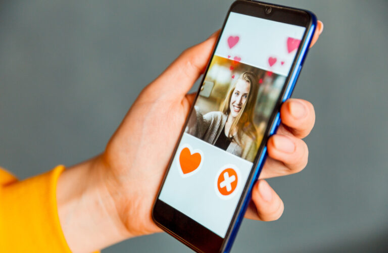 Randki online – jak współcześnie patrzy się na poszukiwanie miłości w internecie? randki online