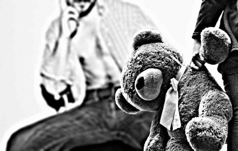 Child grooming, czyli metody uwodzenia nieletnich. Charakterystyka mechanizmu Child grooming