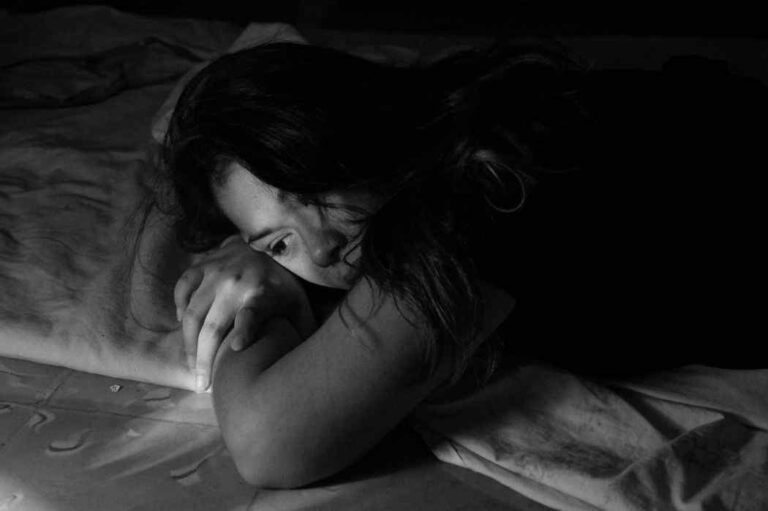 Choroba wdowia, czyli syndrom kobiety niezaspokojonej. Czym jest zespół Kehrera i w jaki sposób się objawia? choroba wdowia