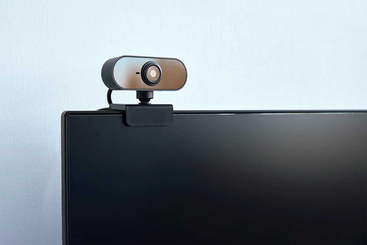 Praca na kamerkach a podatek – kiedy działalność wymaga rejestracji firmy?